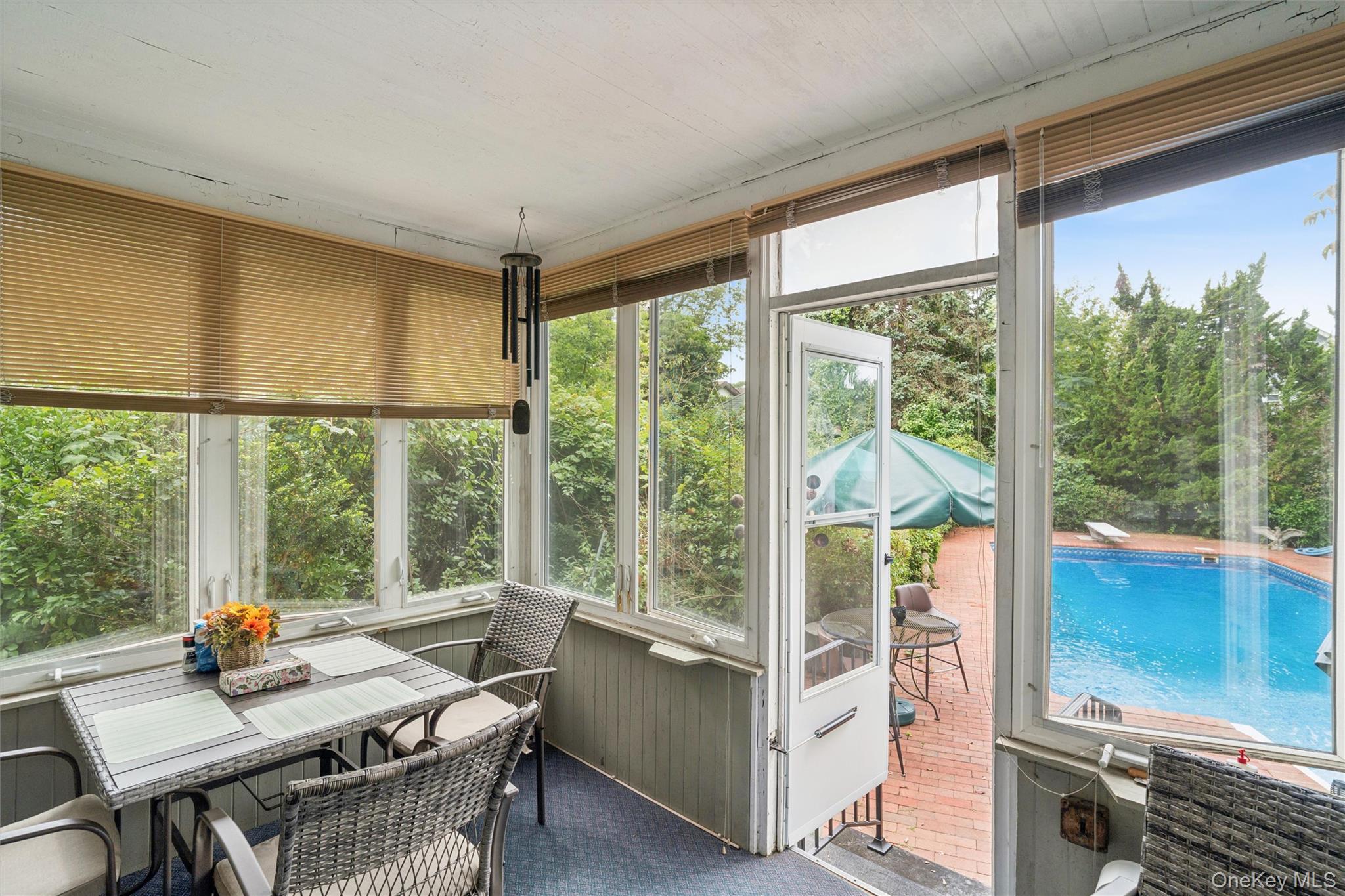 21 Connecticut Avenue, Freeport, NY 11520