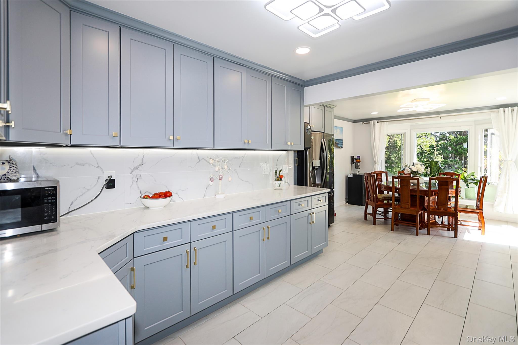 6 Lewis Avenue, Jericho, NY 11753