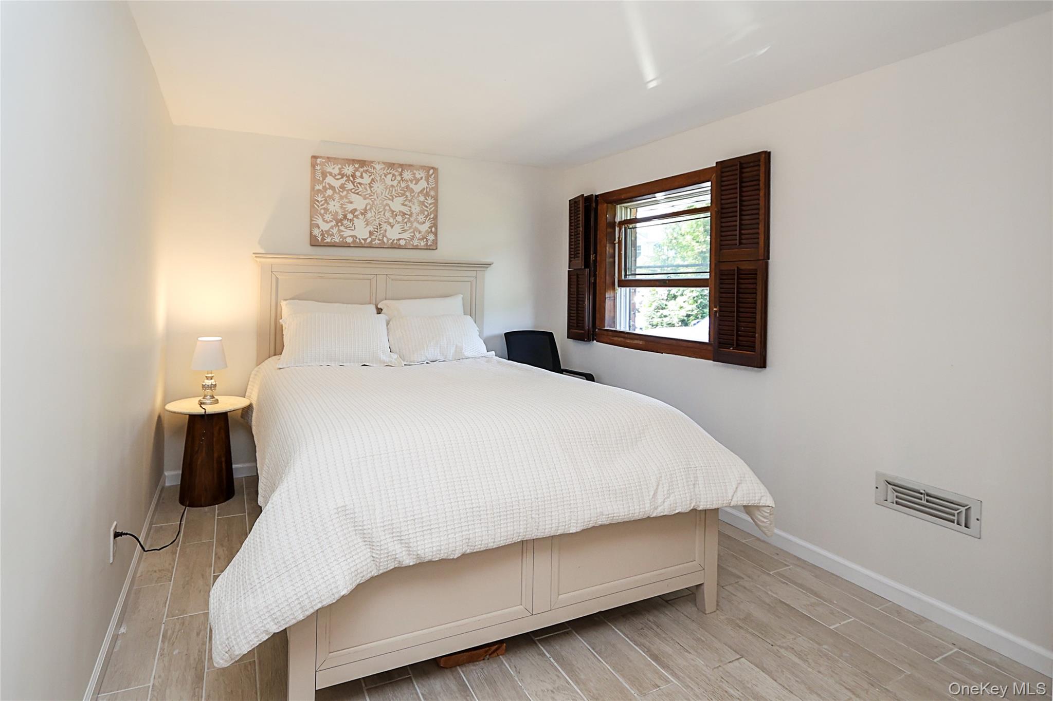 6 Lewis Avenue, Jericho, NY 11753