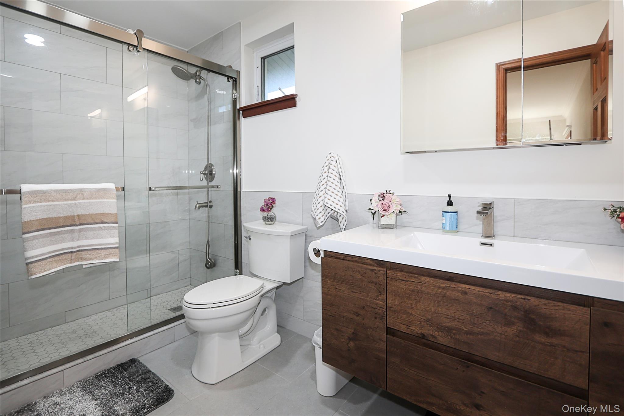 6 Lewis Avenue, Jericho, NY 11753