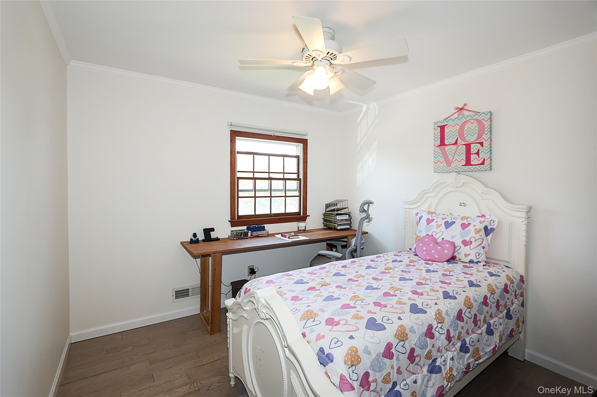 6 Lewis Avenue, Jericho, NY 11753