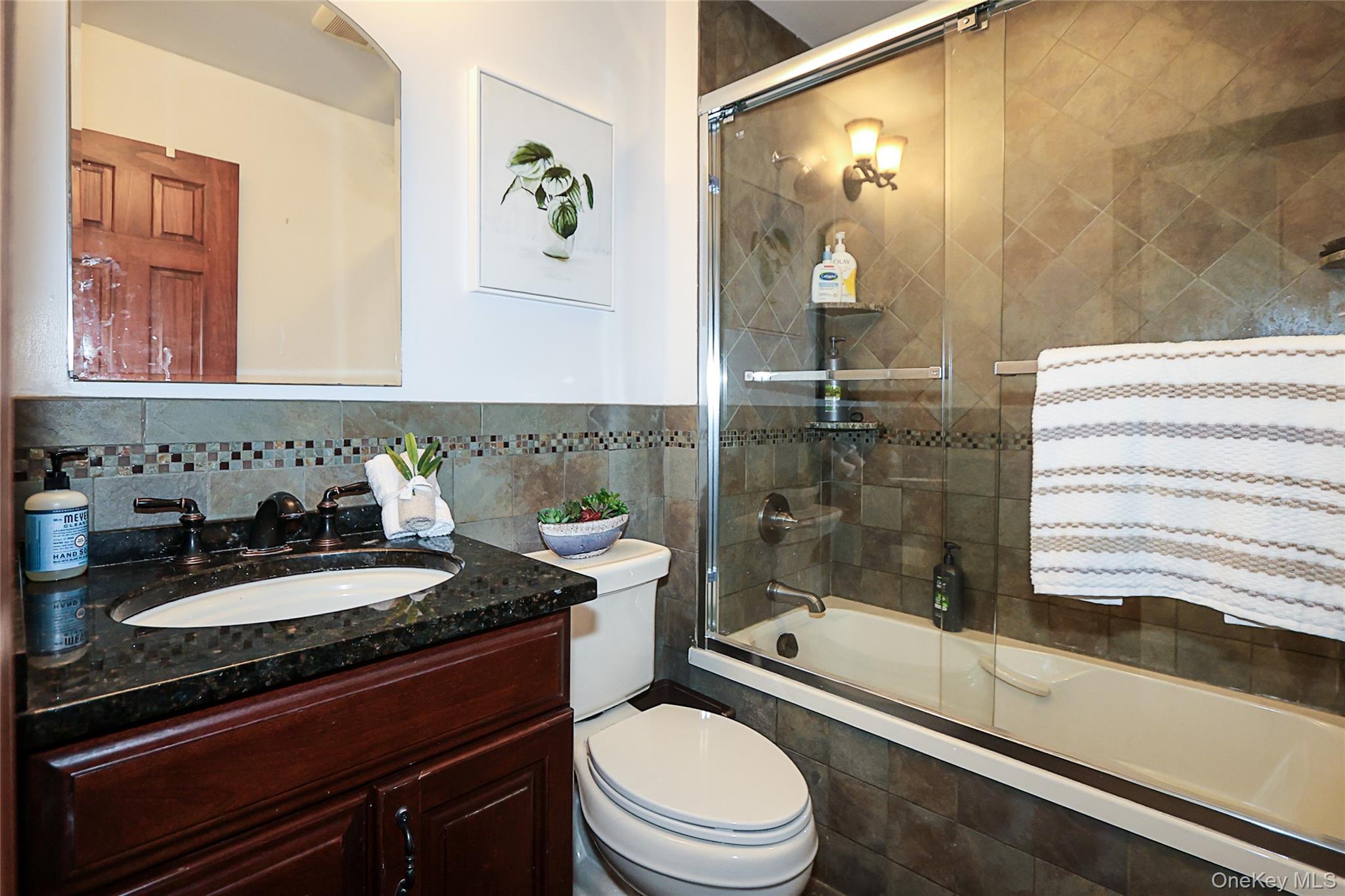 6 Lewis Avenue, Jericho, NY 11753