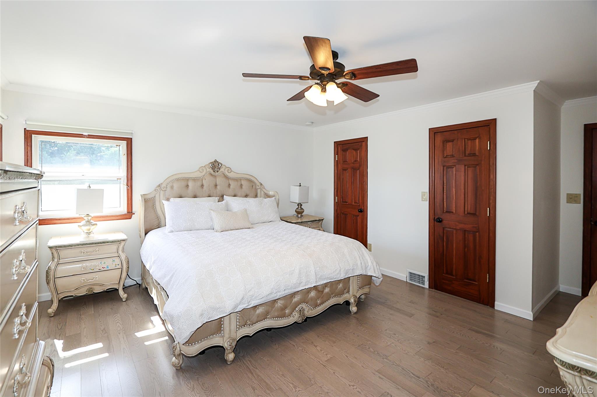 6 Lewis Avenue, Jericho, NY 11753