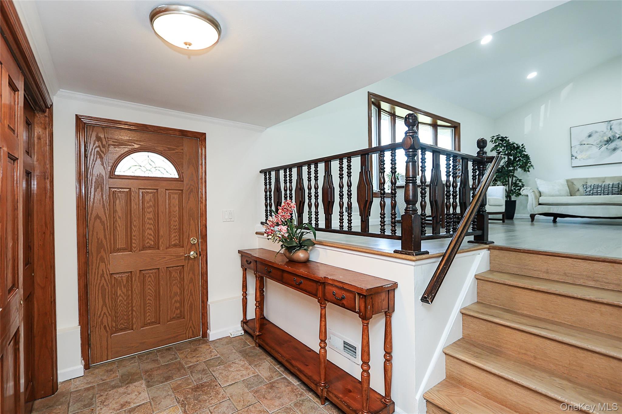 6 Lewis Avenue, Jericho, NY 11753