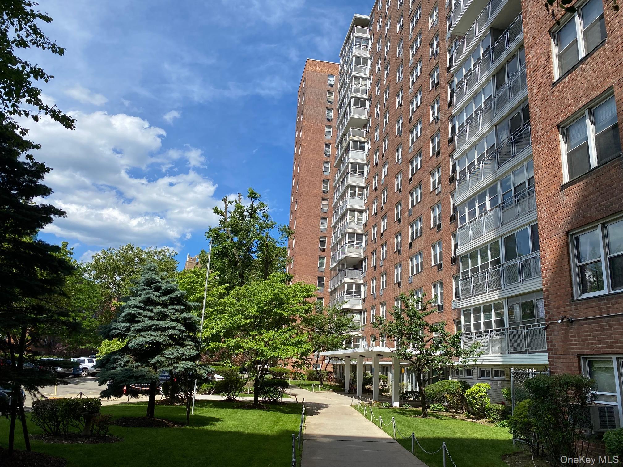 43-10 Kissena Boulevard # 10C, Flushing, NY 11355