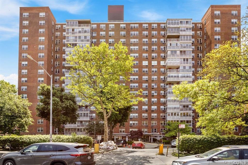 43-10 Kissena Boulevard # 10C, Flushing, NY 11355