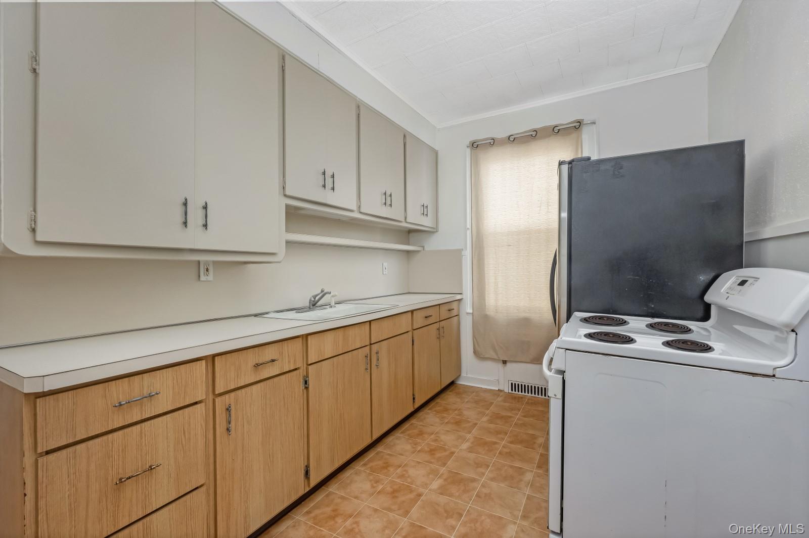 78-59 84th Street, Glendale, NY 11385