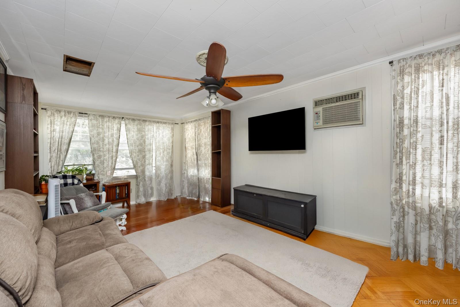 78-59 84th Street, Glendale, NY 11385