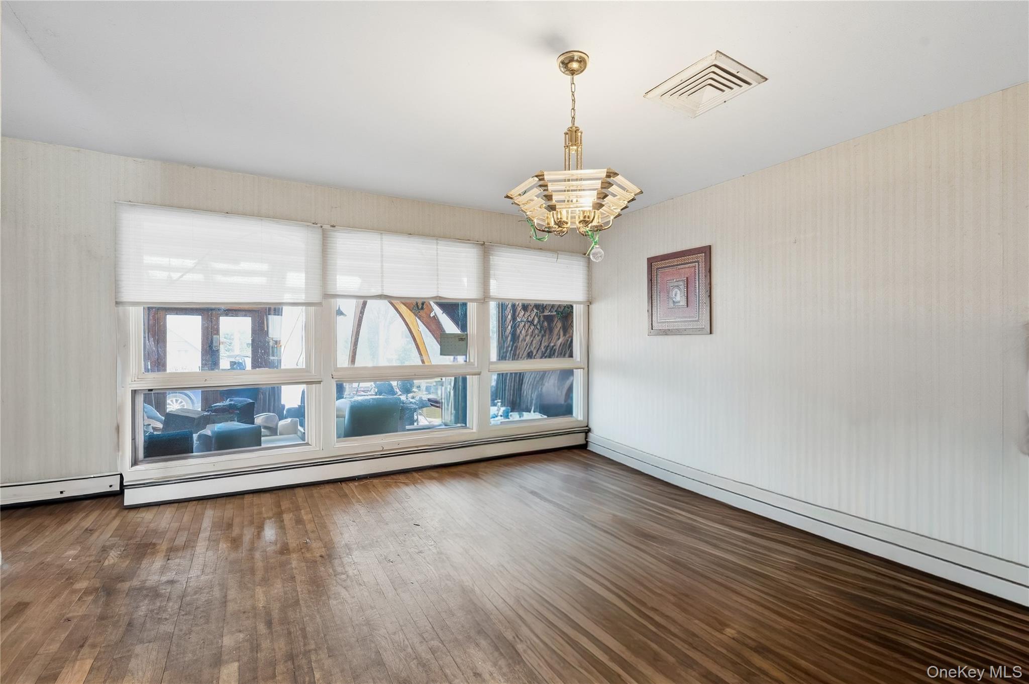 9 Beatrice Lane, Glen Cove, NY 11542