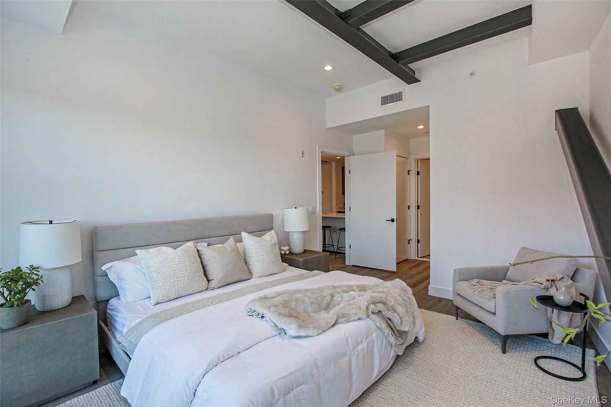 70 Memorial Plaza # 212, Pleasantville, NY 10570