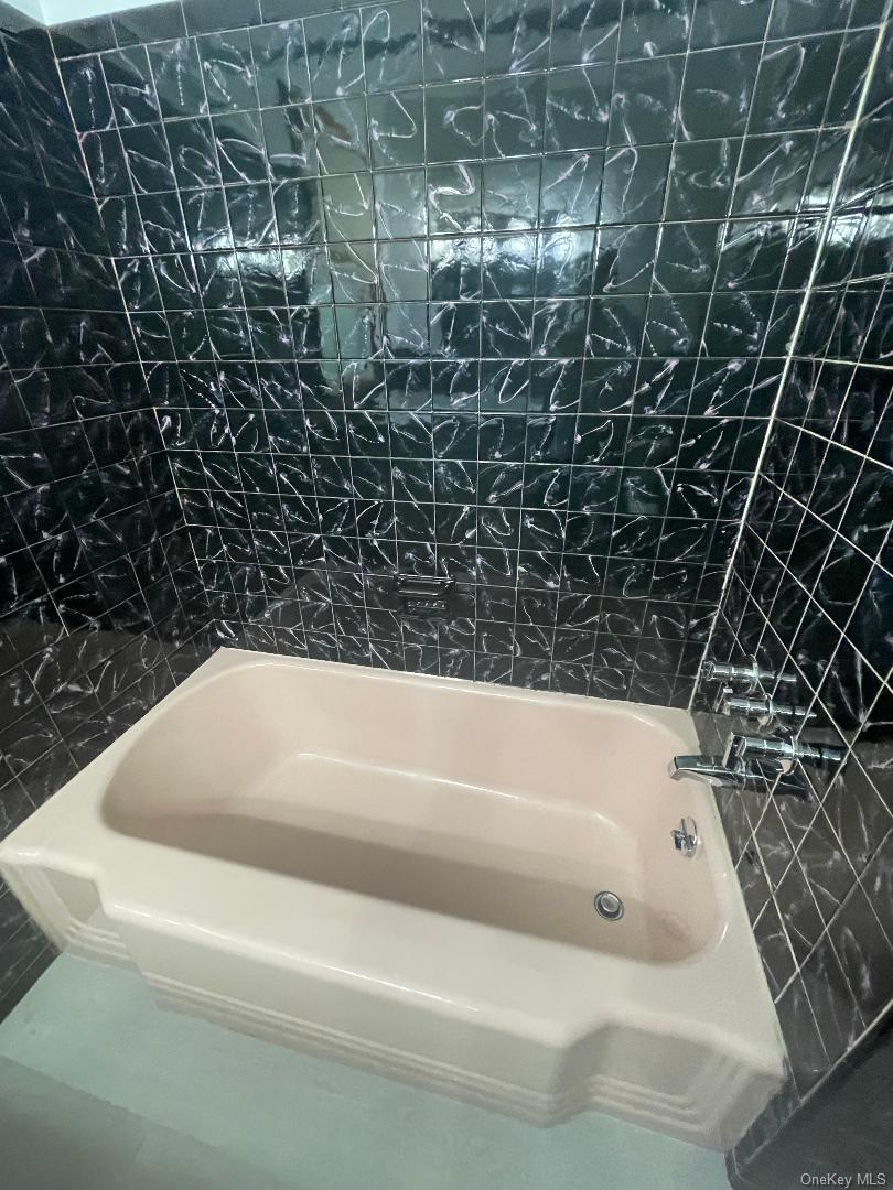 15 Arlington Court, Montrose, NY 10548