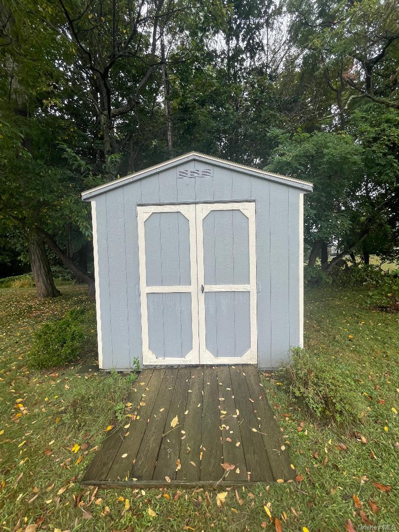 15 Arlington Court, Montrose, NY 10548