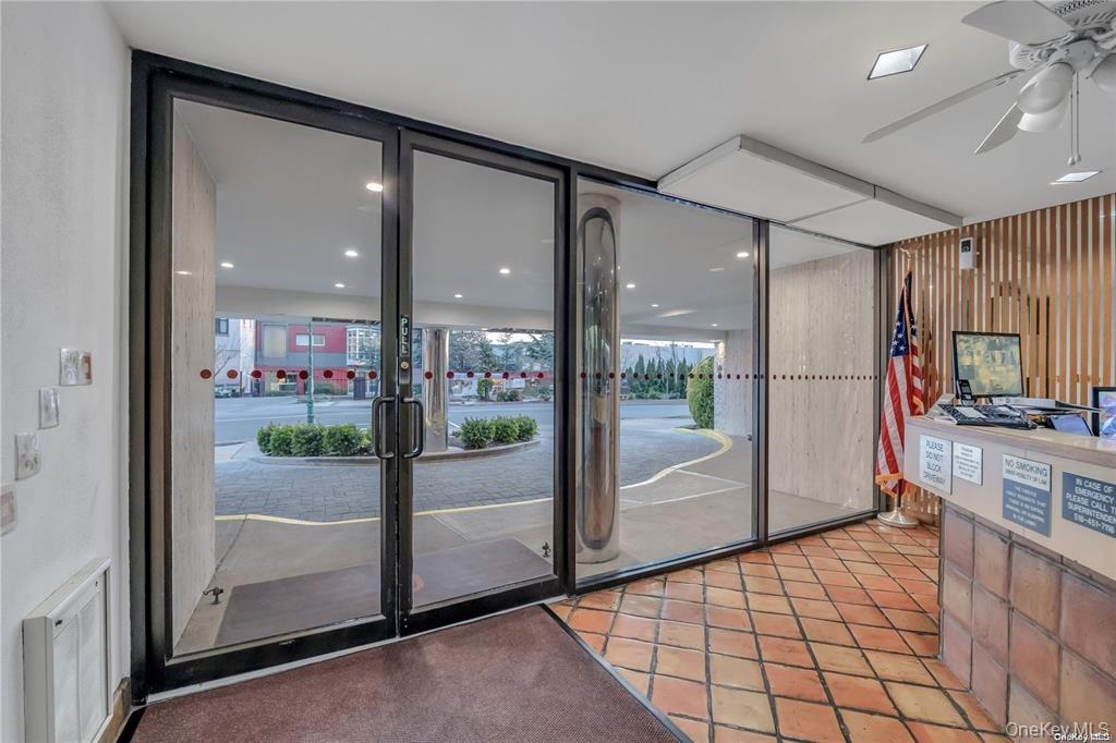 376 Central Avenue # 3-V, Lawrence, NY 11559