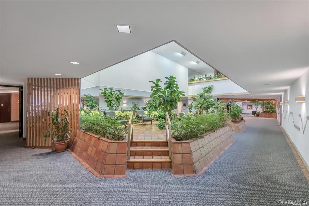 376 Central Avenue # 3-V, Lawrence, NY 11559