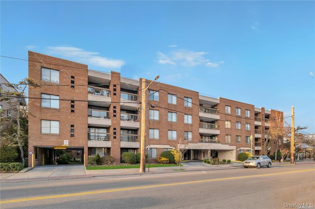 376 Central Avenue # 3-V, Lawrence, NY 11559