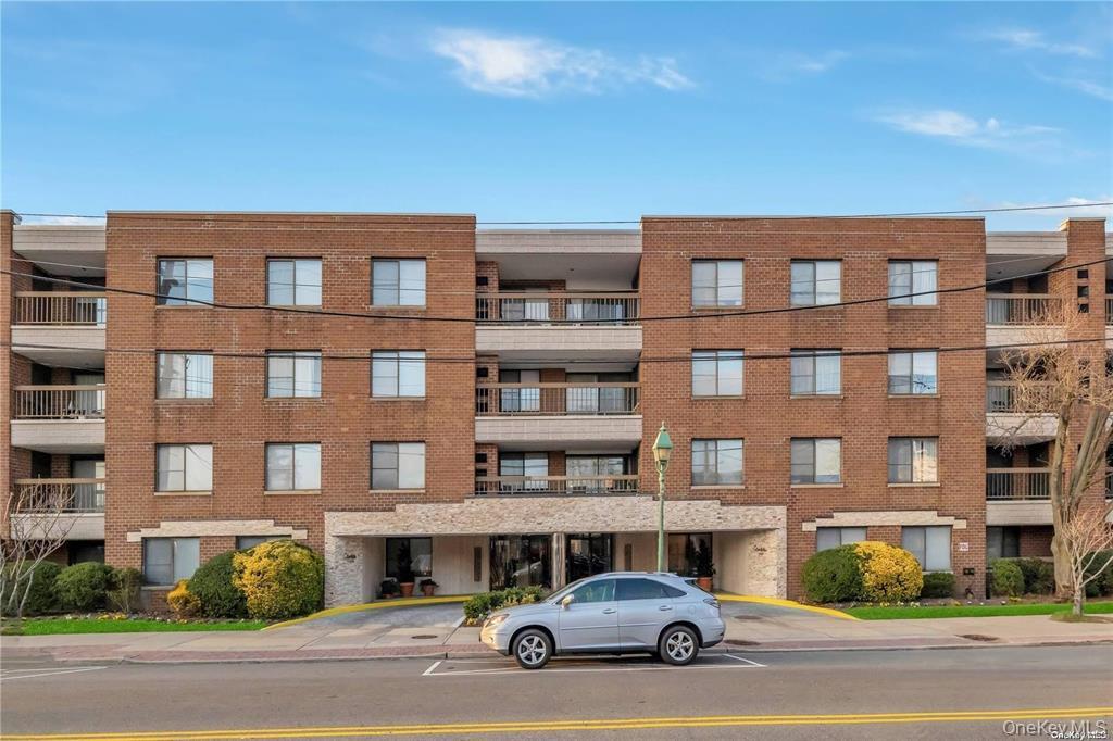 376 Central Avenue # 3-V, Lawrence, NY 11559