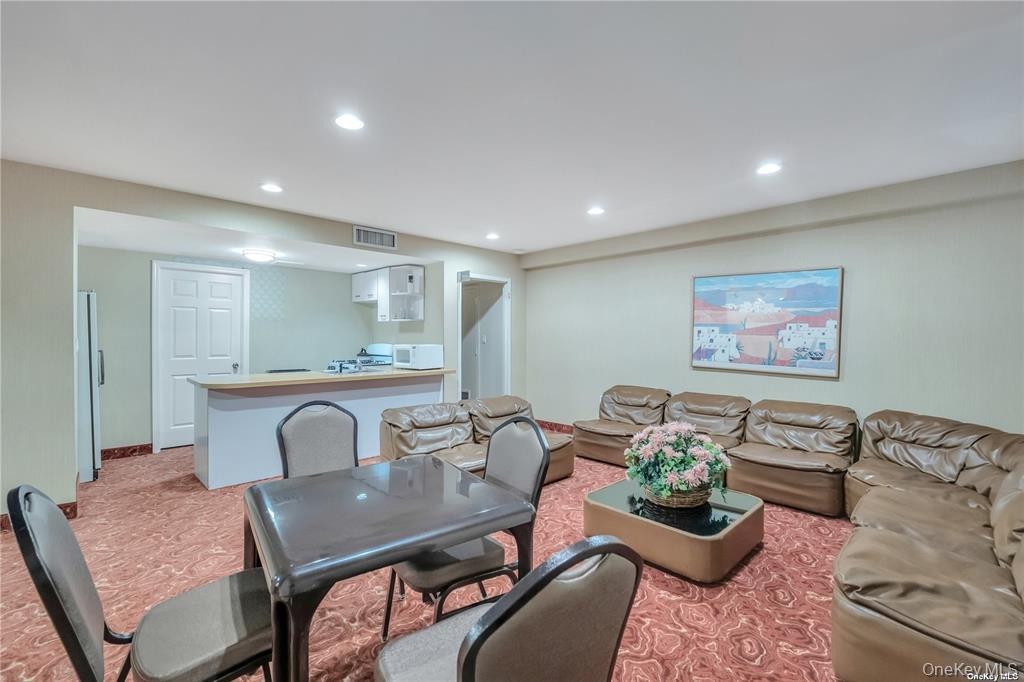 376 Central Avenue # 3-V, Lawrence, NY 11559