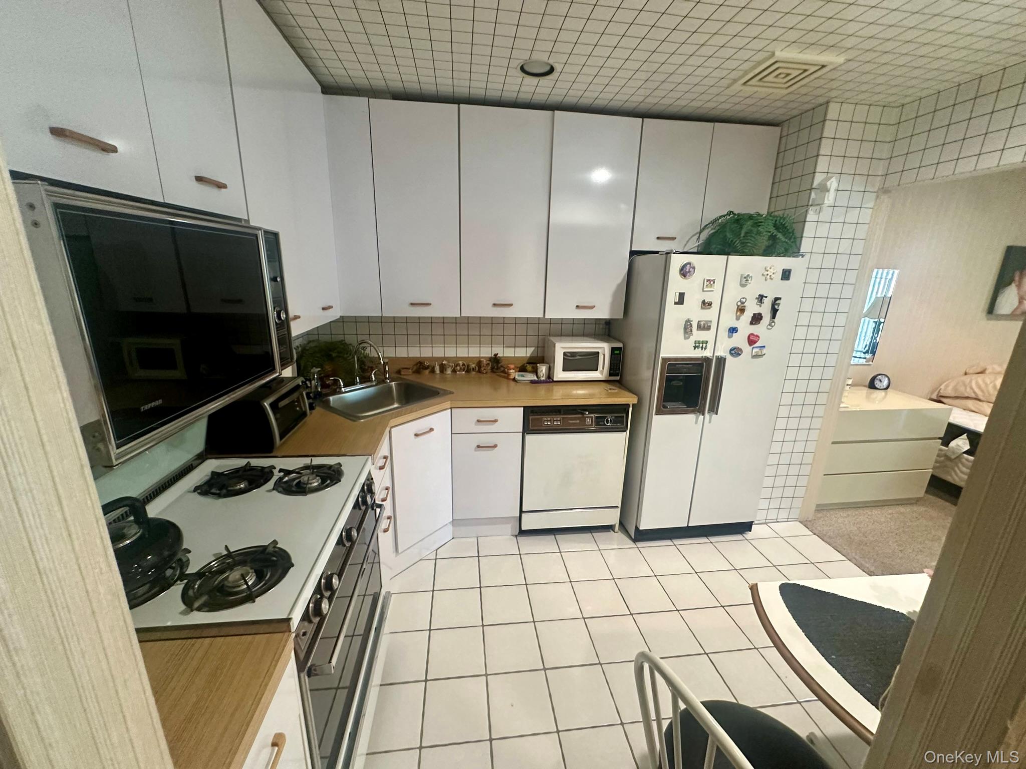 376 Central Avenue # 3-V, Lawrence, NY 11559