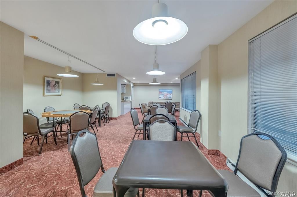 376 Central Avenue # 3-V, Lawrence, NY 11559