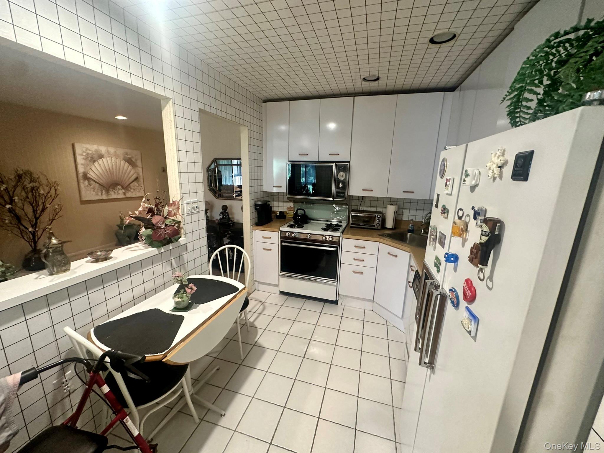 376 Central Avenue # 3-V, Lawrence, NY 11559