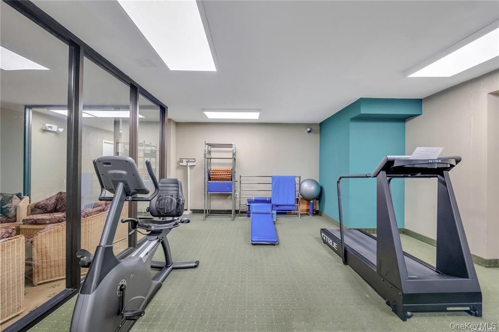 376 Central Avenue # 3-V, Lawrence, NY 11559