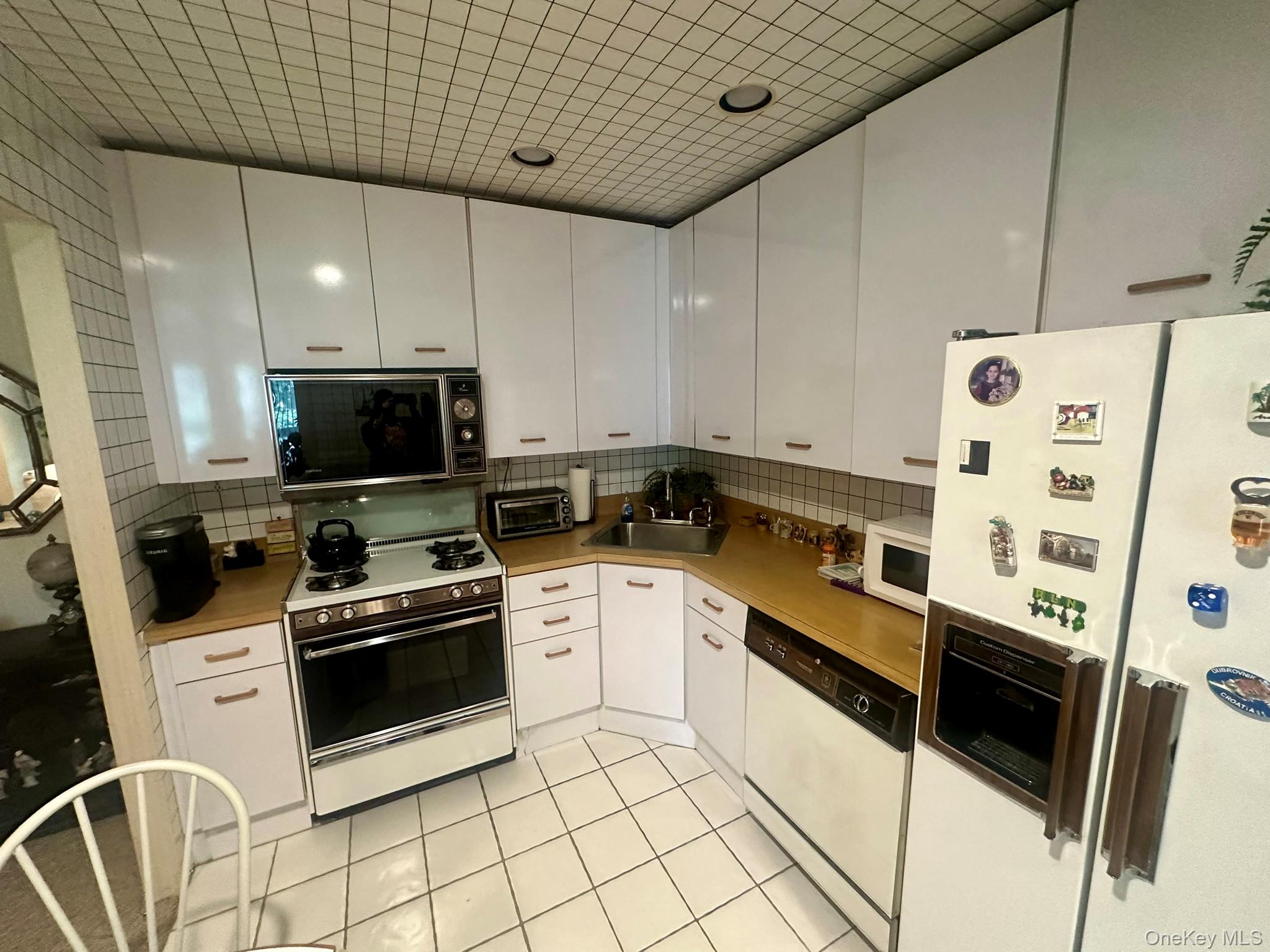 376 Central Avenue # 3-V, Lawrence, NY 11559