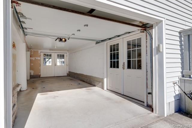 844 S 7th Street, Lindenhurst, NY 11757