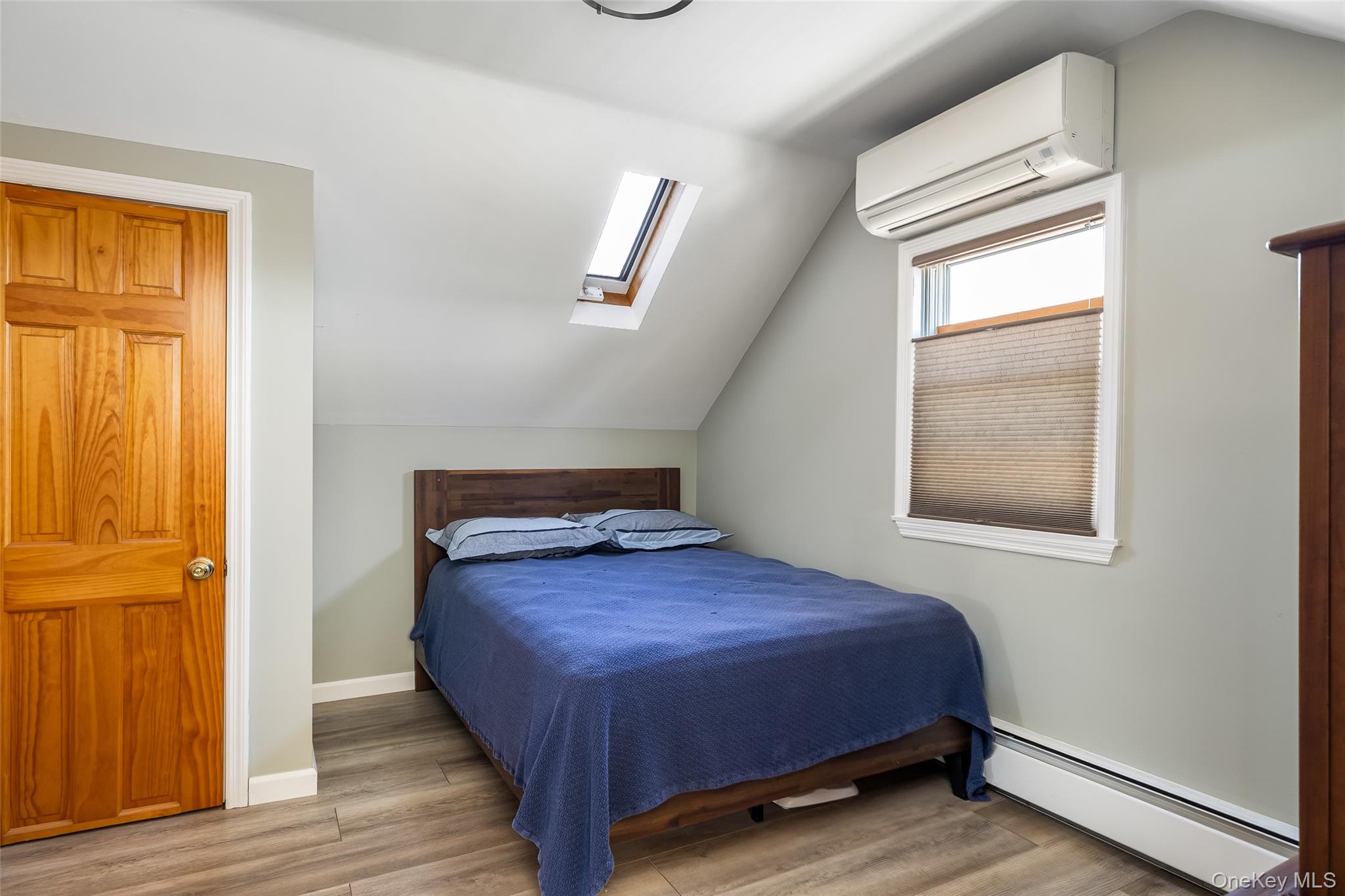 844 S 7th Street, Lindenhurst, NY 11757