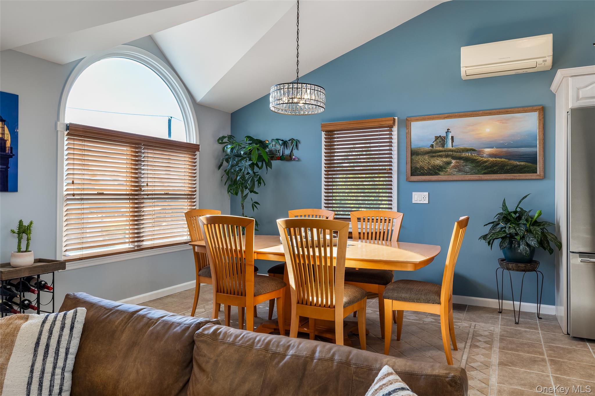 844 S 7th Street, Lindenhurst, NY 11757