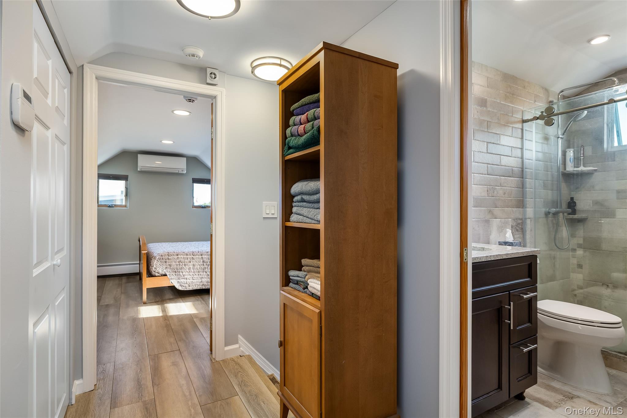 844 S 7th Street, Lindenhurst, NY 11757