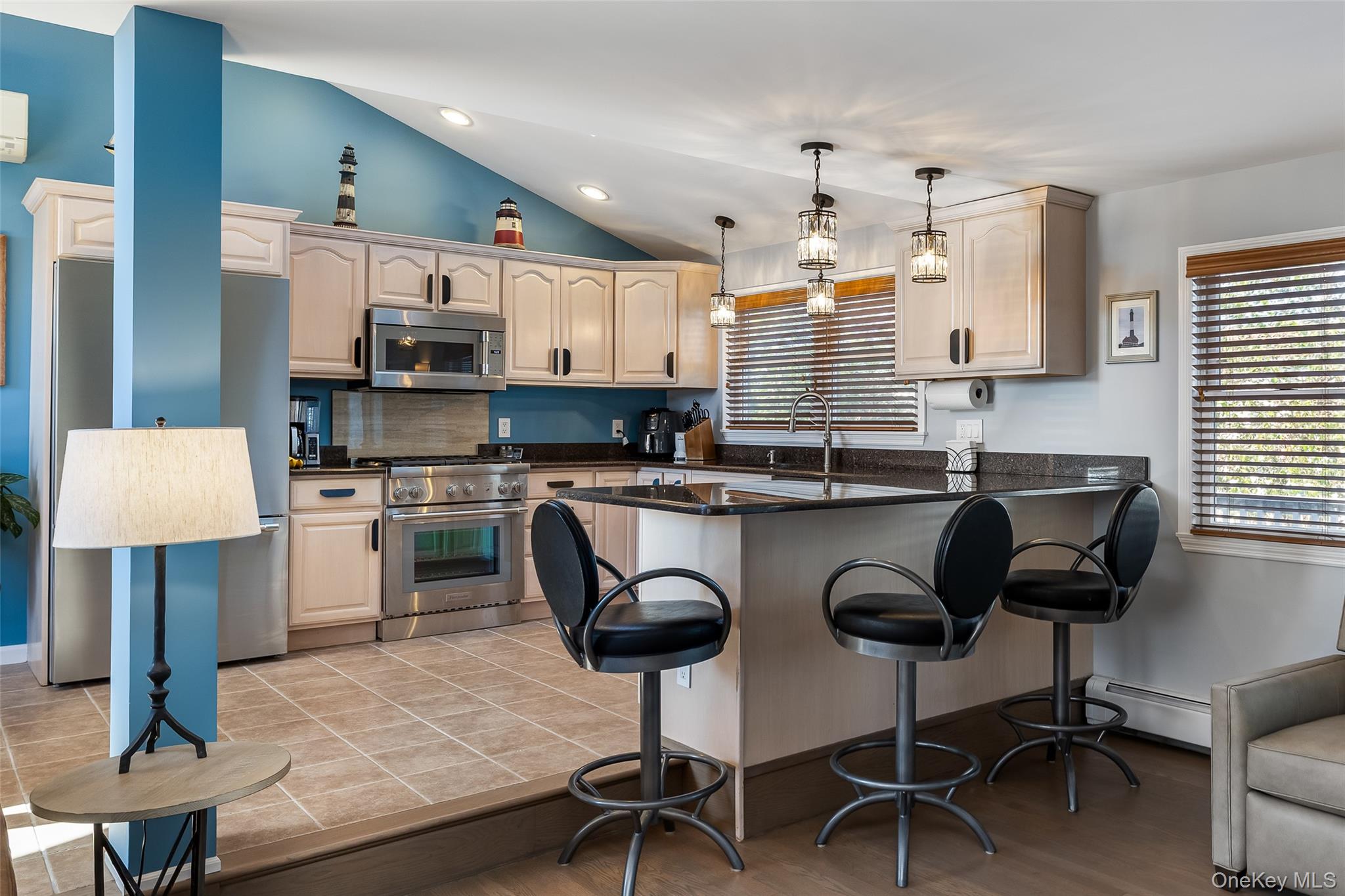 844 S 7th Street, Lindenhurst, NY 11757