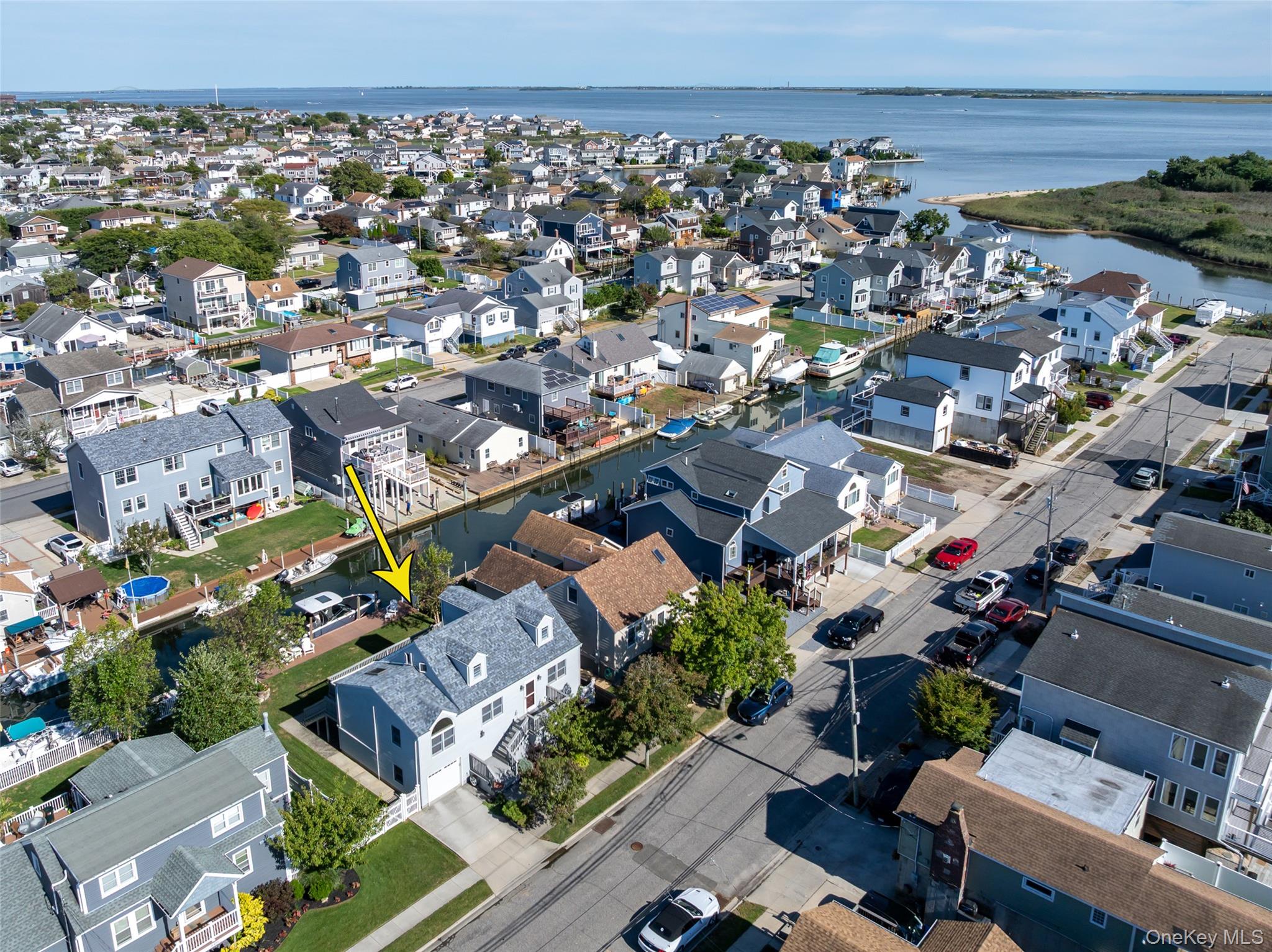 844 S 7th Street, Lindenhurst, NY 11757