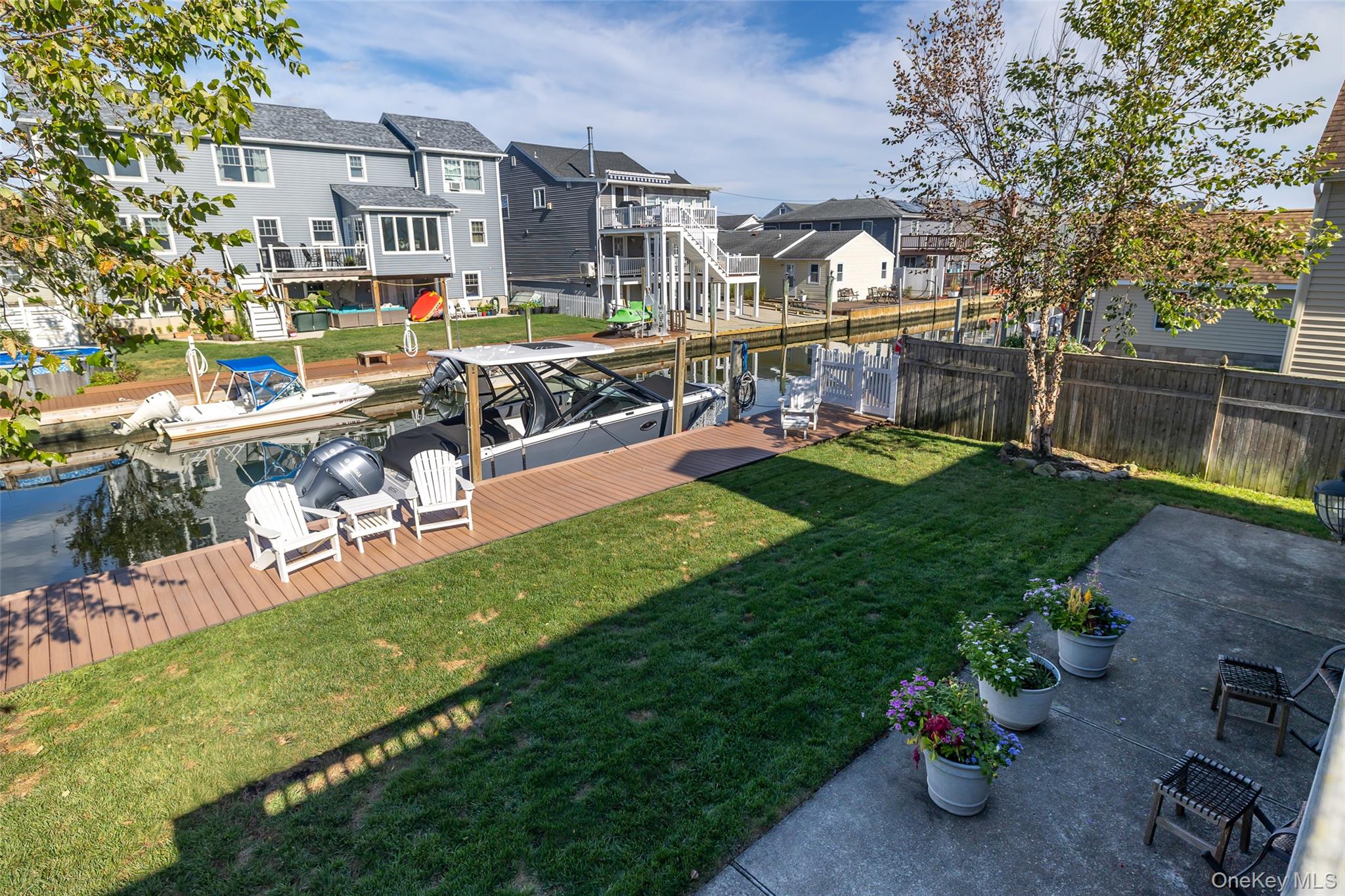 844 S 7th Street, Lindenhurst, NY 11757