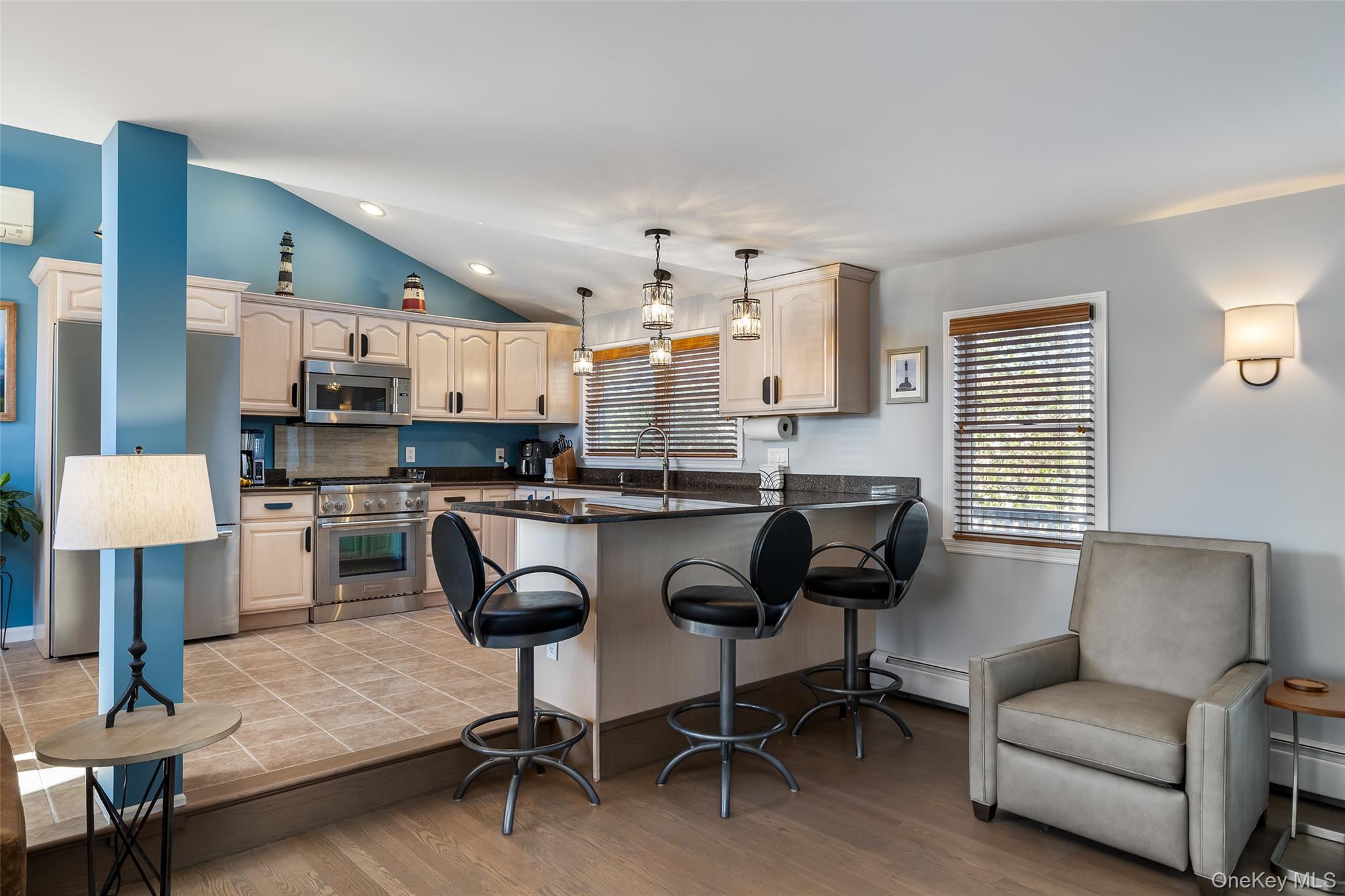 844 S 7th Street, Lindenhurst, NY 11757