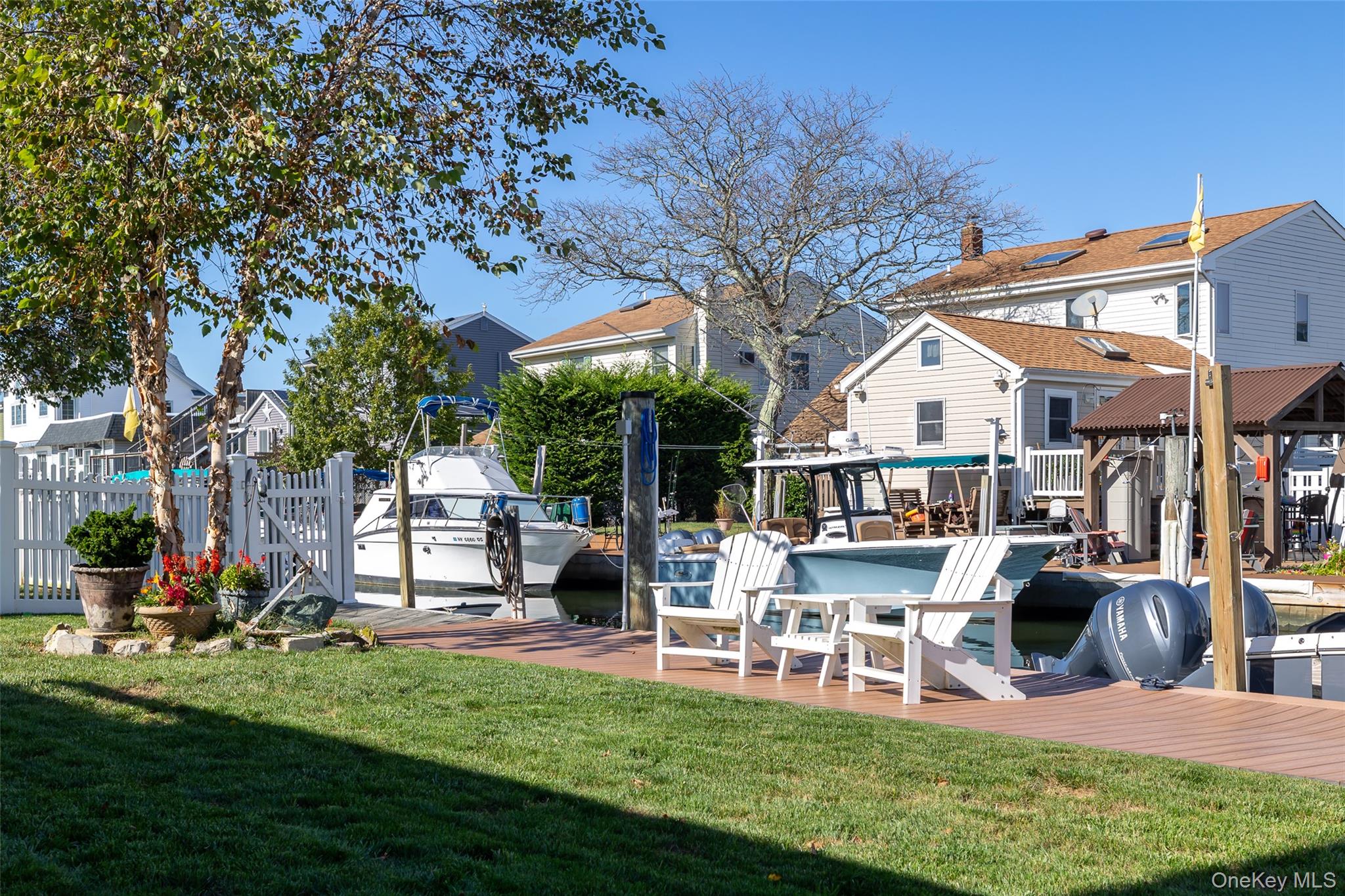 844 S 7th Street, Lindenhurst, NY 11757