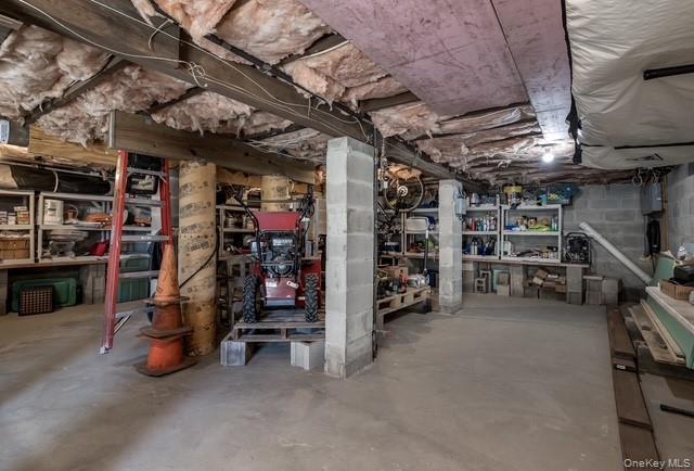 844 S 7th Street, Lindenhurst, NY 11757