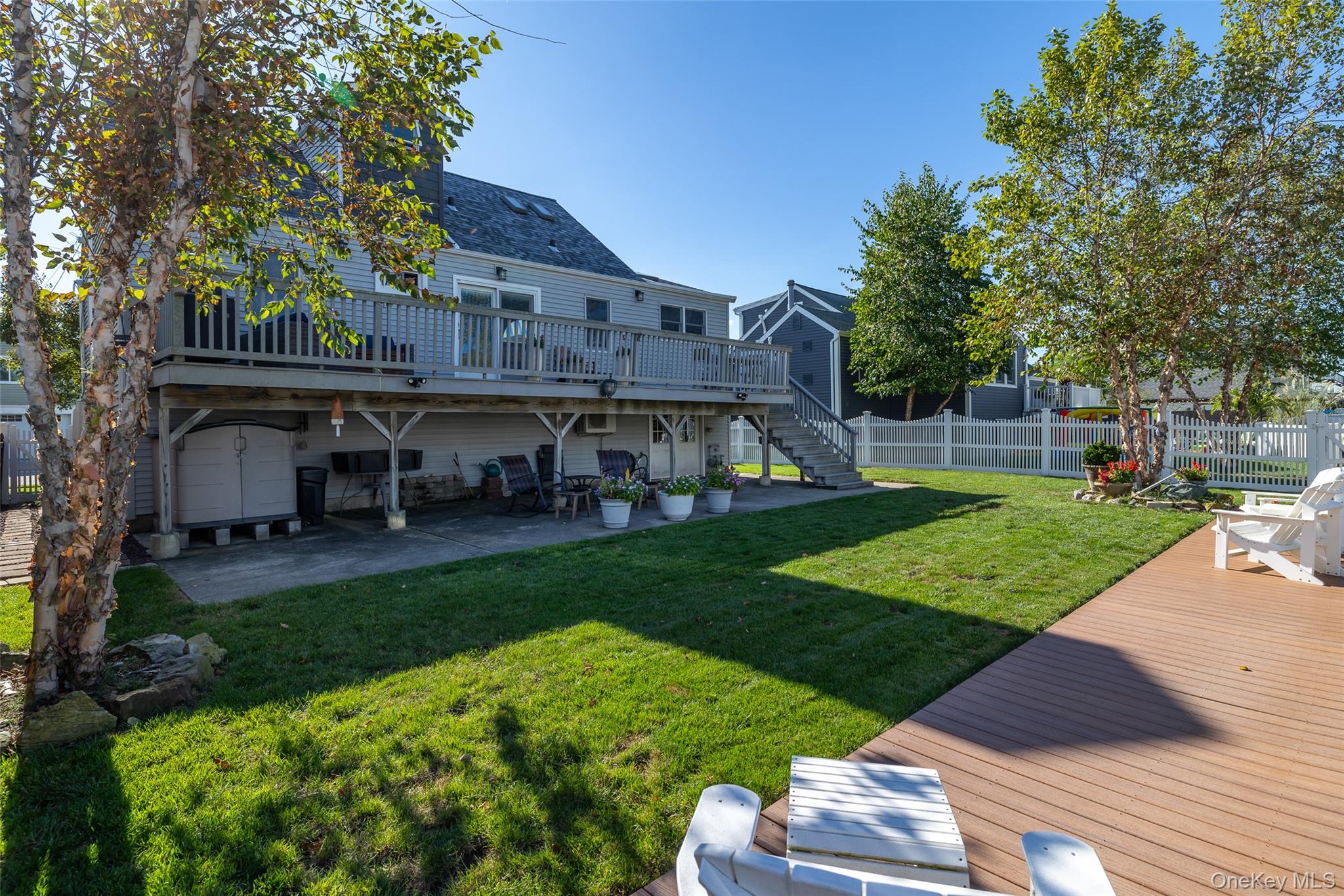 844 S 7th Street, Lindenhurst, NY 11757