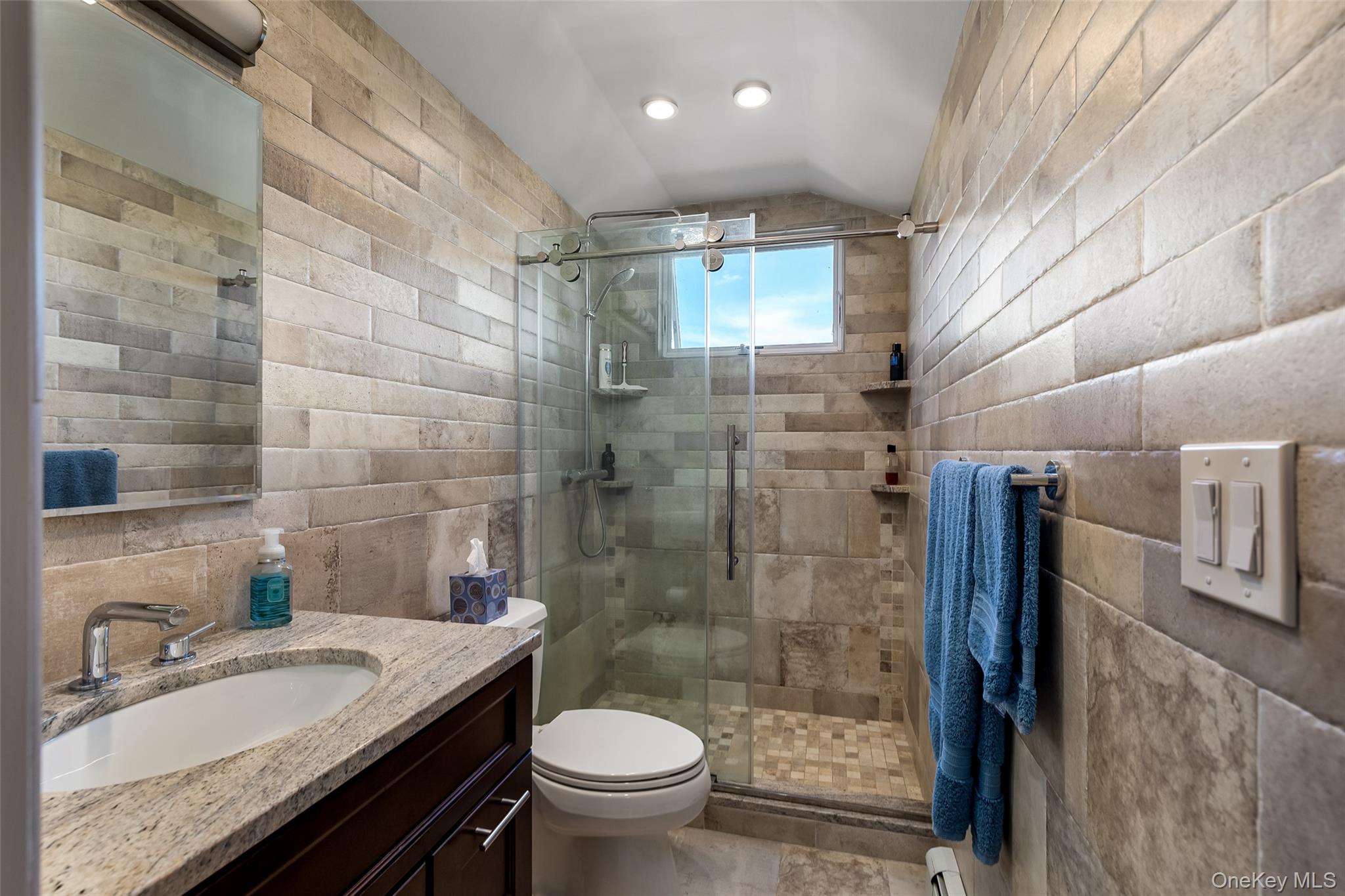 844 S 7th Street, Lindenhurst, NY 11757