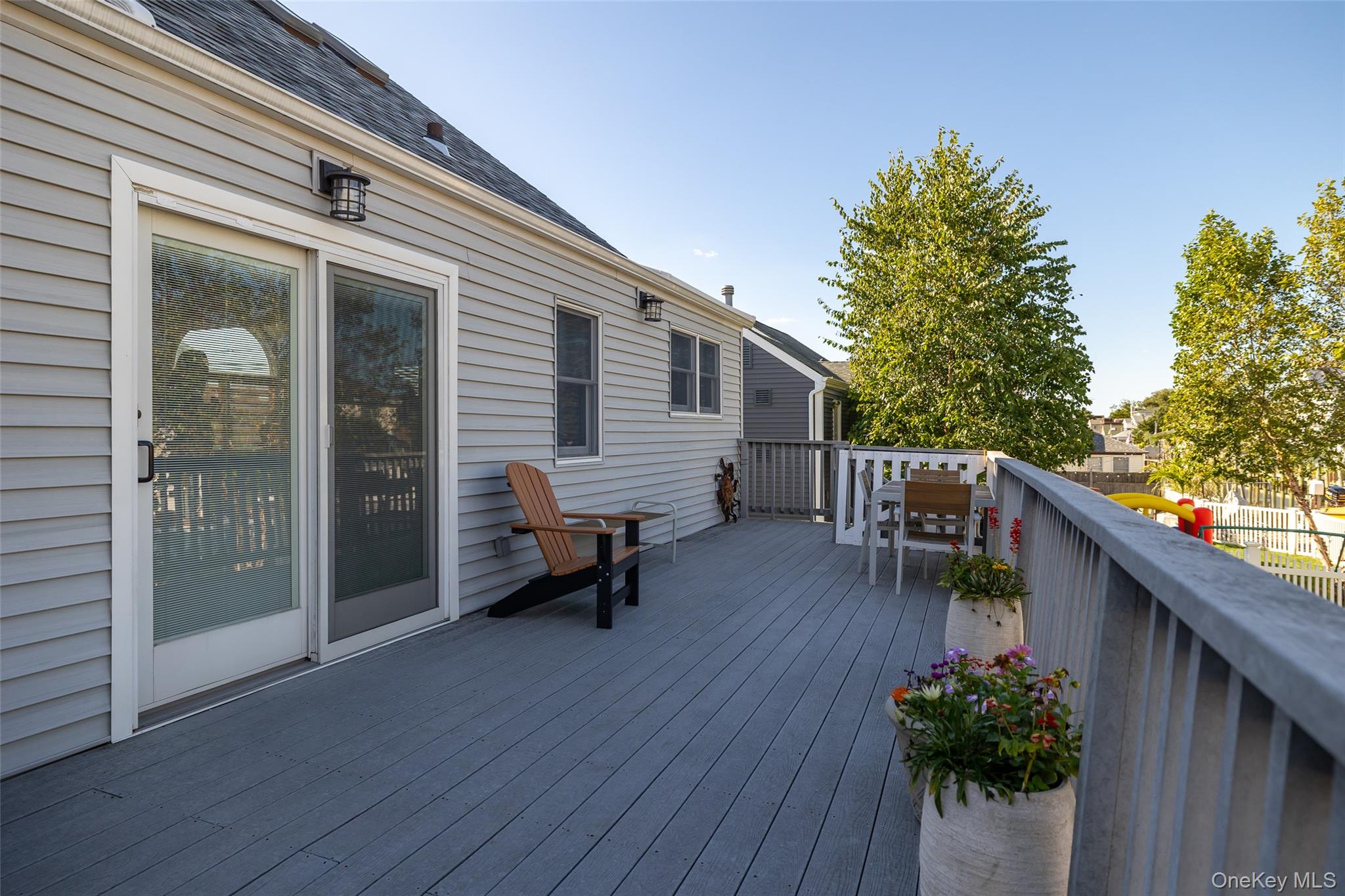 844 S 7th Street, Lindenhurst, NY 11757