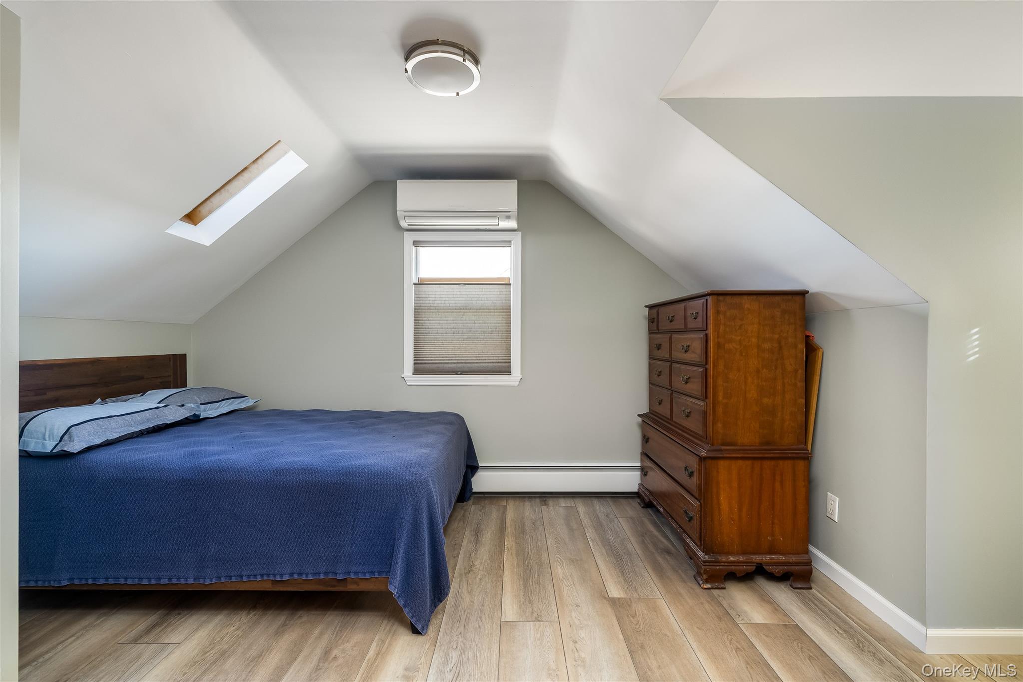 844 S 7th Street, Lindenhurst, NY 11757