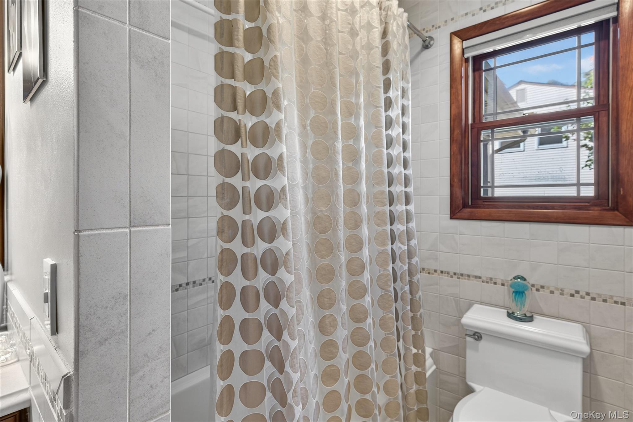 83 Camelot Road, Poughkeepsie, NY 12601