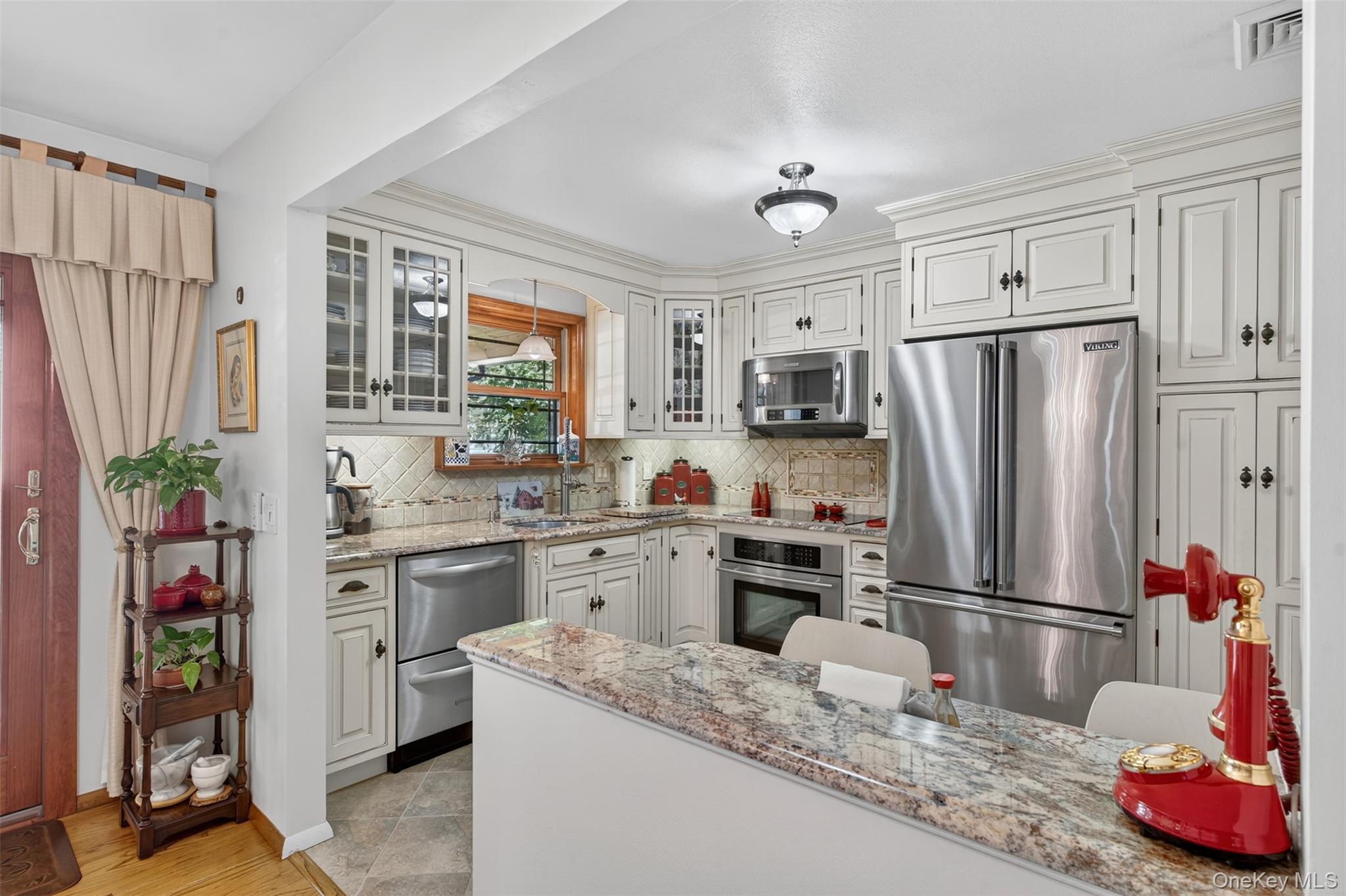 83 Camelot Road, Poughkeepsie, NY 12601