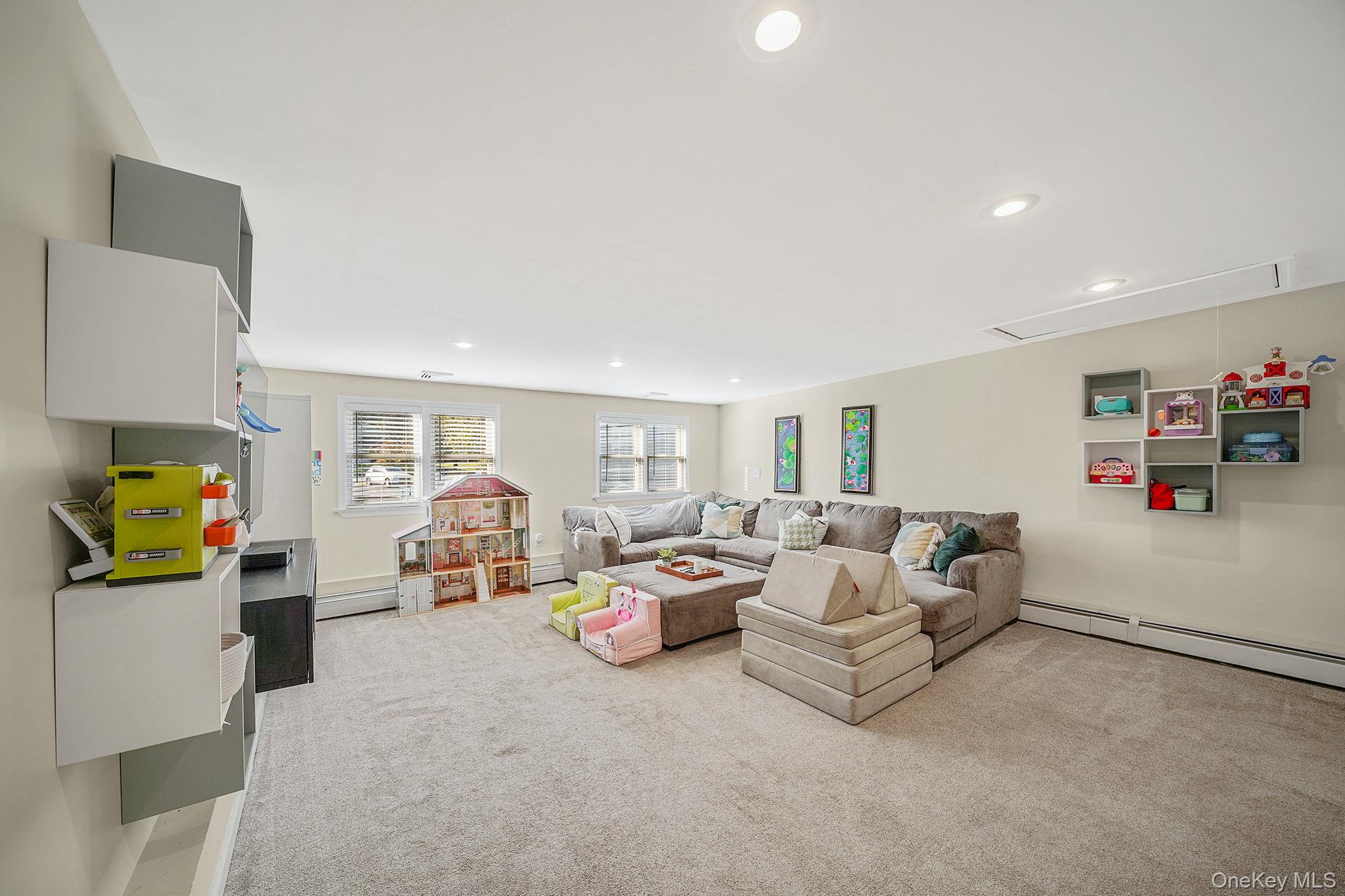 9 Carston Street W, Selden, NY 11784