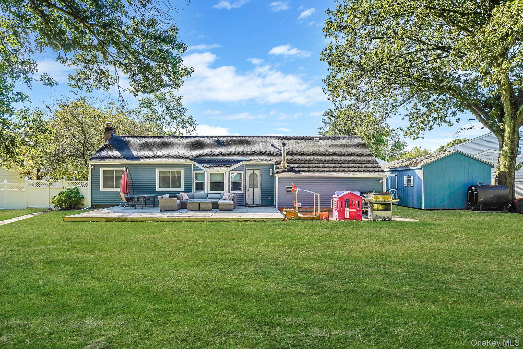 9 Carston Street W, Selden, NY 11784