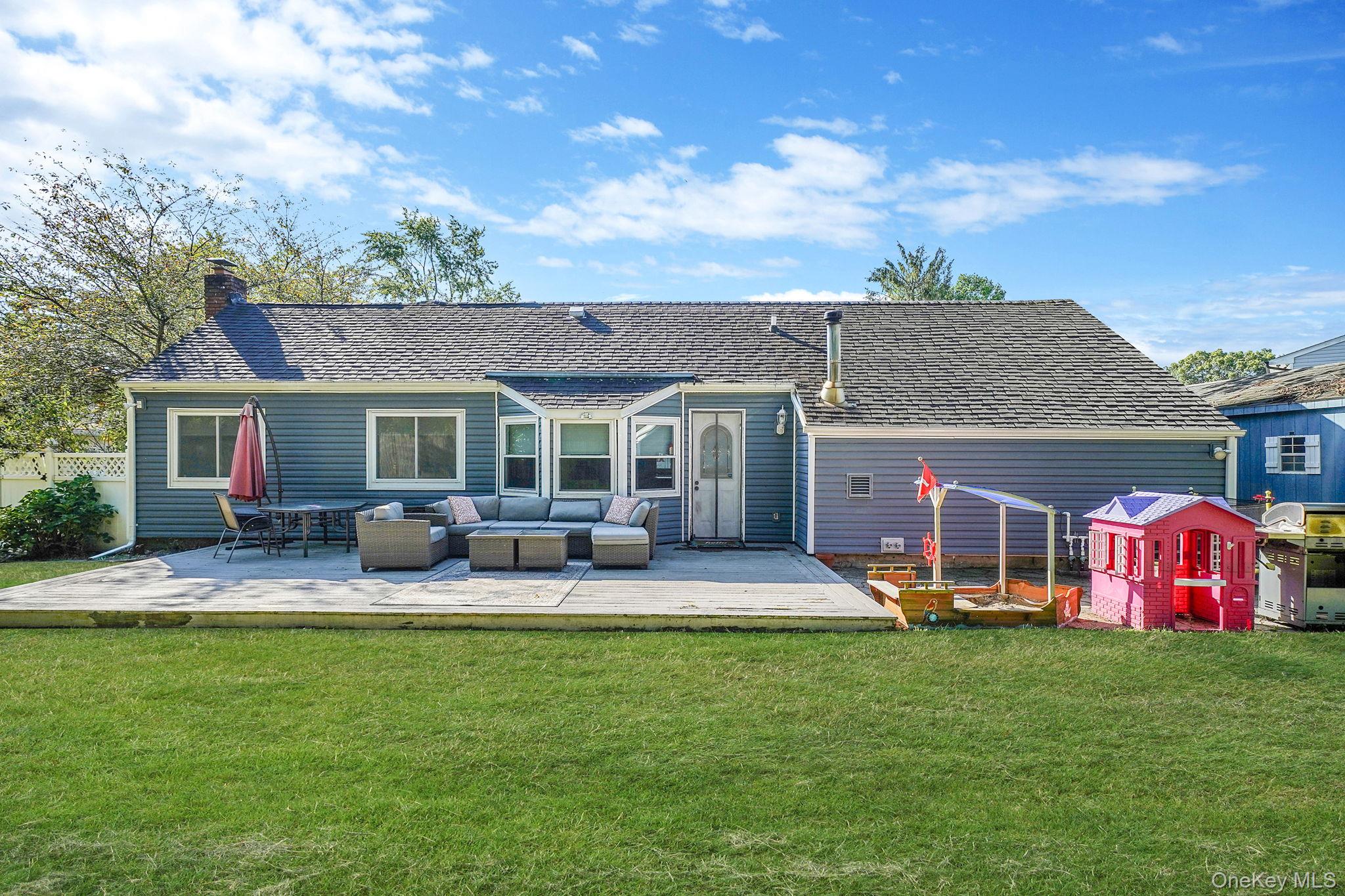 9 Carston Street W, Selden, NY 11784