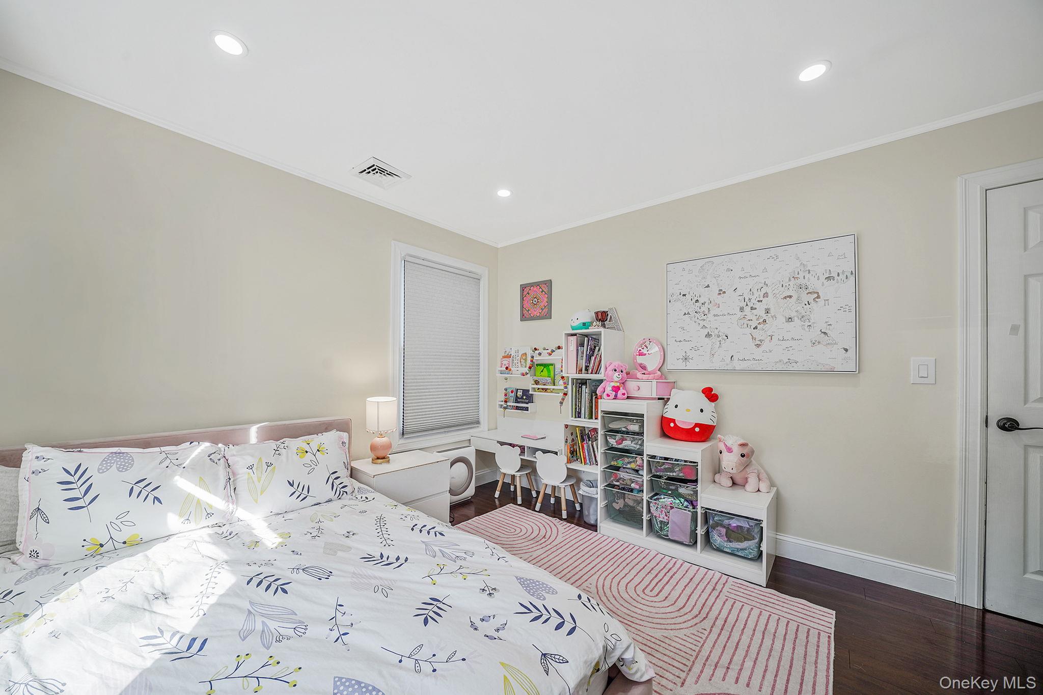 9 Carston Street W, Selden, NY 11784