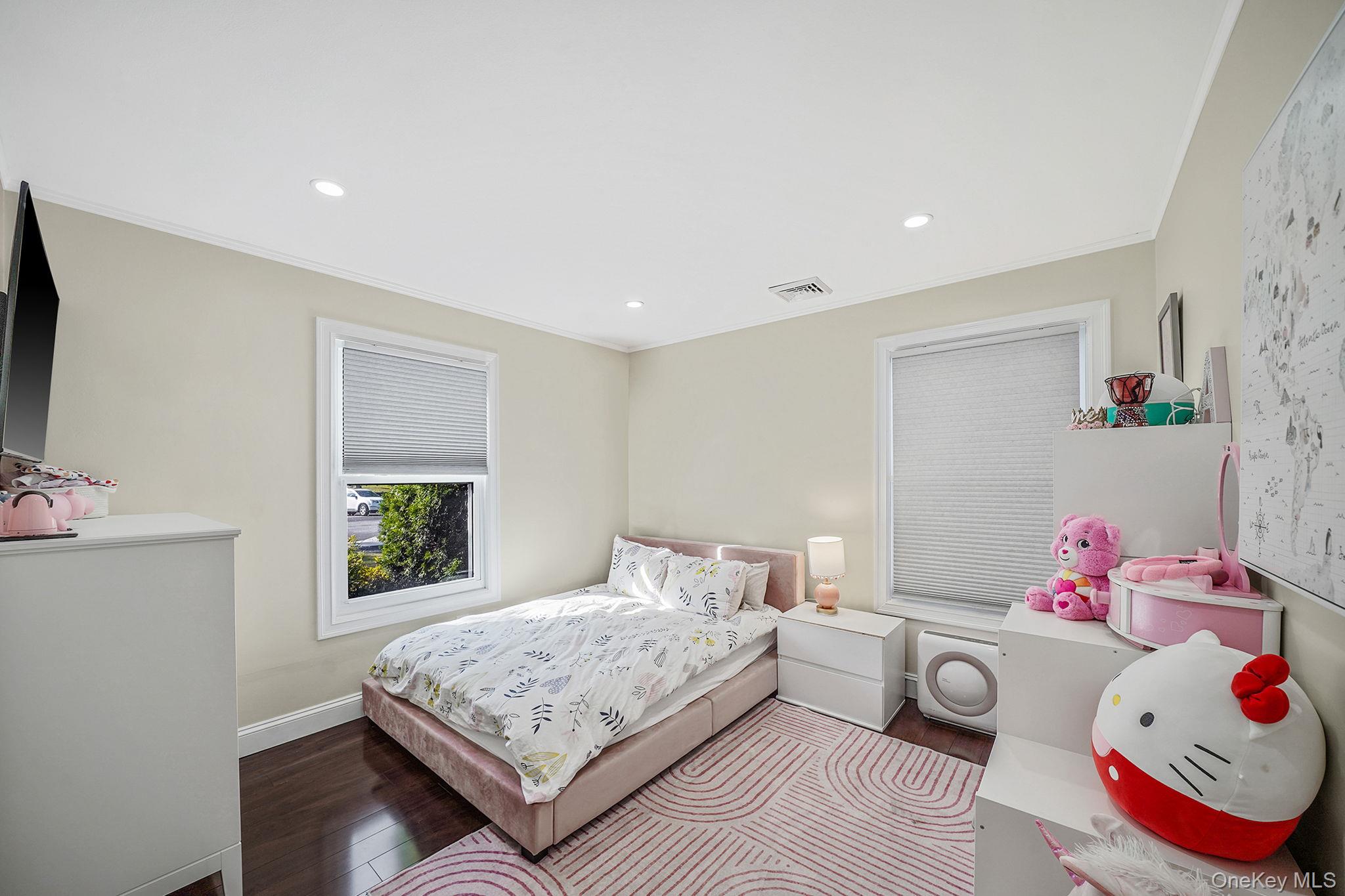 9 Carston Street W, Selden, NY 11784