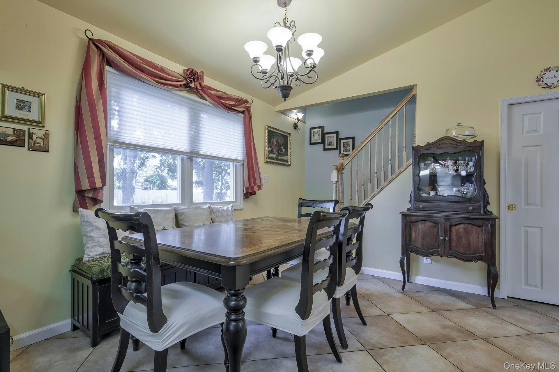 4 E Hill Drive, Smithtown, NY 11787