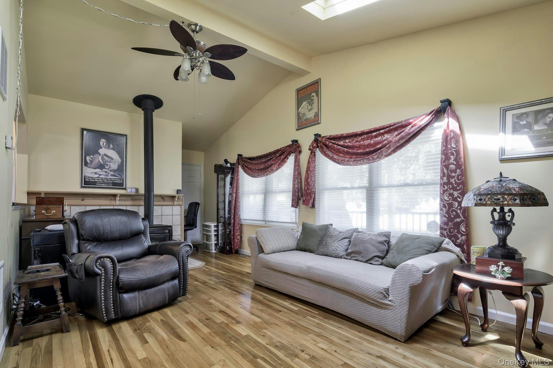 4 E Hill Drive, Smithtown, NY 11787