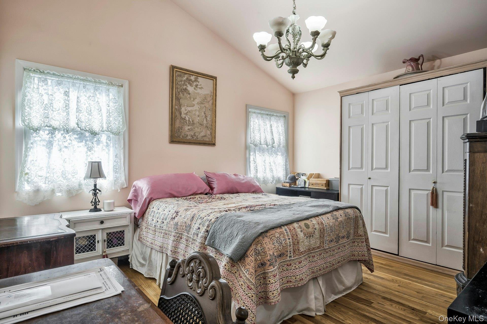 4 E Hill Drive, Smithtown, NY 11787